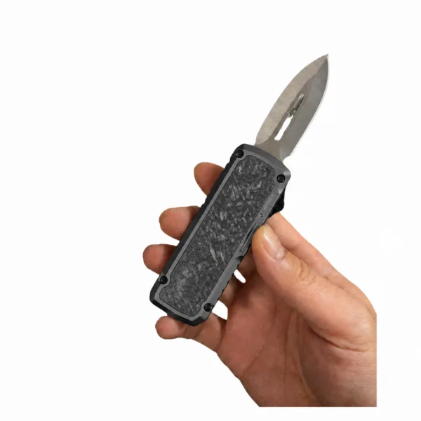 Gunmetal Carbon Pattern Folding Utility Knife